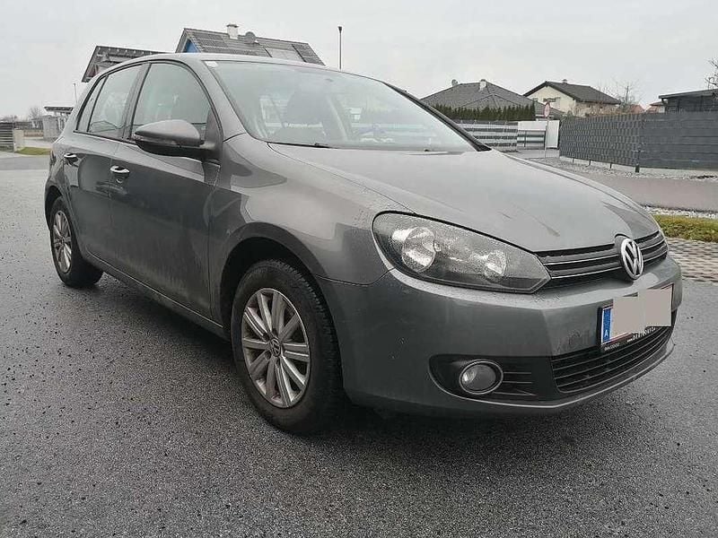 Gebraucht VW Golf VII Comfortline 90 PS (66 kW) 2013 Grau Limousine