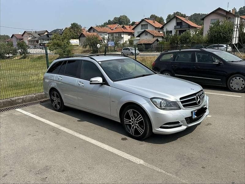 Gebraucht Mercedes C200 Edition 136 PS (100 kW) 2013 Silber Kombi