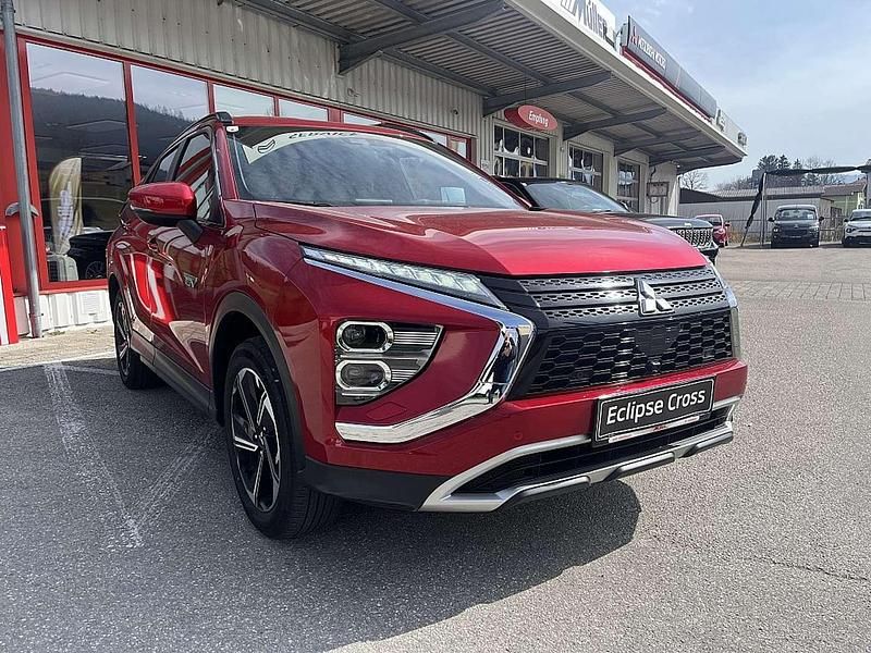 Rot Gebraucht 2022 Mitsubishi Eclipse Cross Intense+ SUV | € 26.900 (Fairer Preis) - Bild 1/4