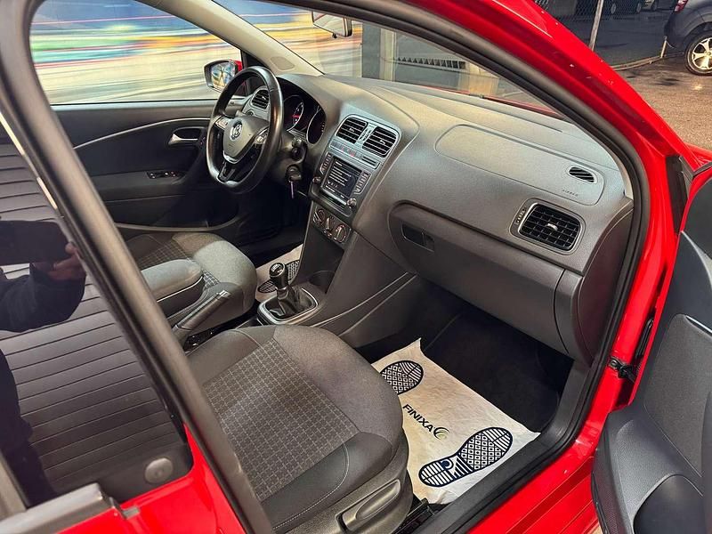 Gebraucht VW Polo Beats 60 PS (44 kW) 2017 Rot Limousine