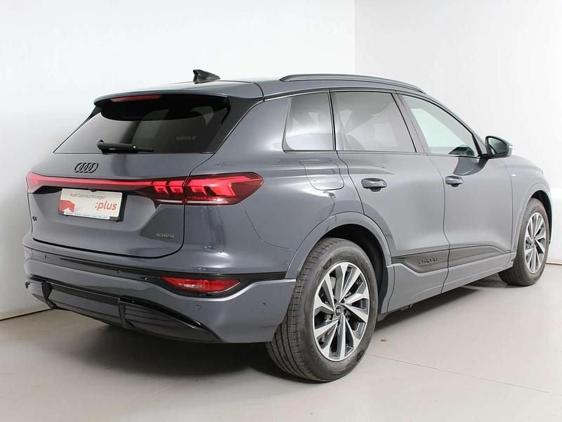 Neu Audi Q6 e-tron Ambiente 284 kW (387 PS) 2025 Hellgrau  metallic SUV