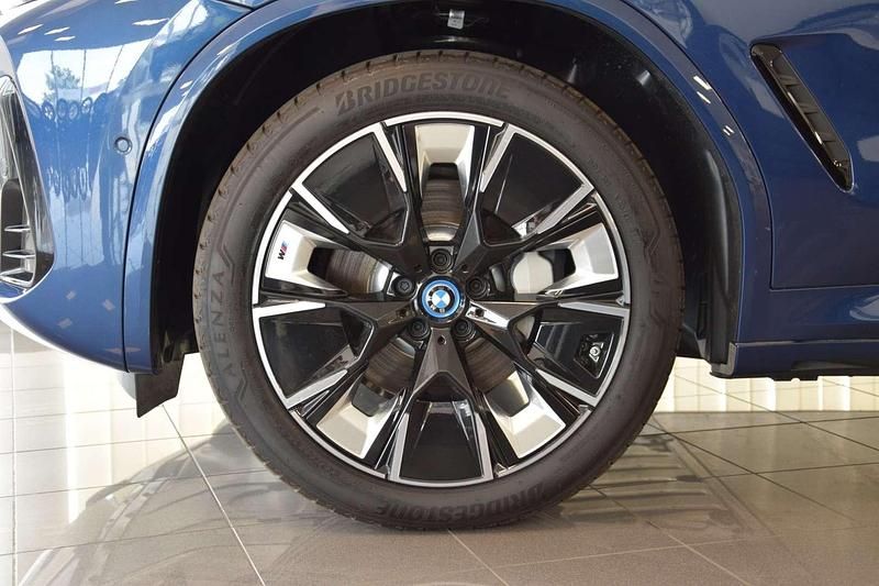 Gebraucht BMW iX3 M Sport 210 kW (286 PS) 2024 Phytonicblau SUV