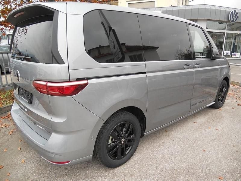 Neu VW Multivan Life 245 PS (180 kW) 2025 Silber  metallic Van