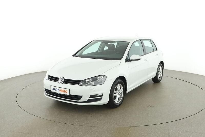 Weiß Gebraucht 2017 VW Golf VII Limousine | € 12.090 (Fairer Preis) - Bild 1/3