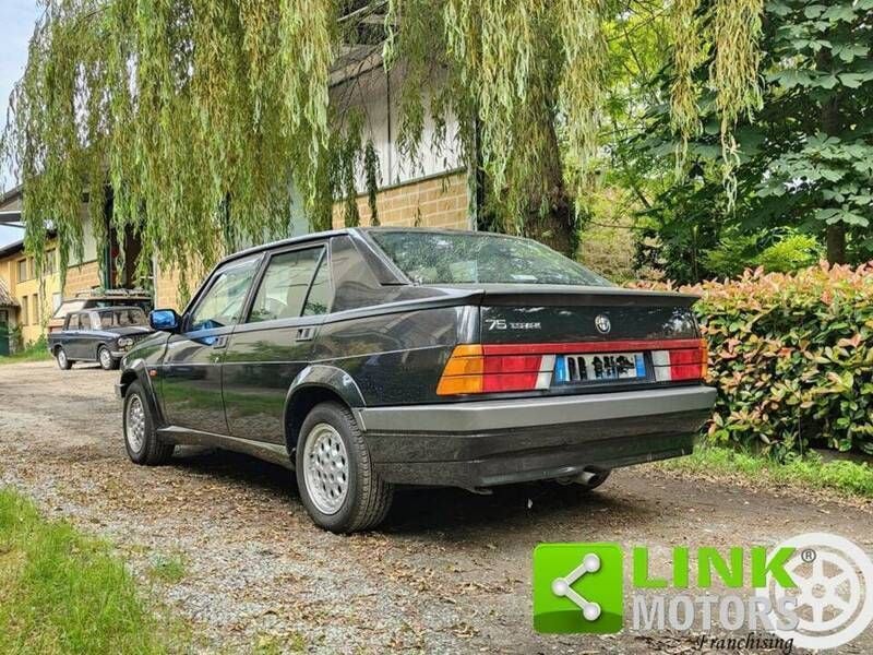 Gebraucht Alfa Romeo 75 145 PS (106 kW) 1991 Schwarz Limousine