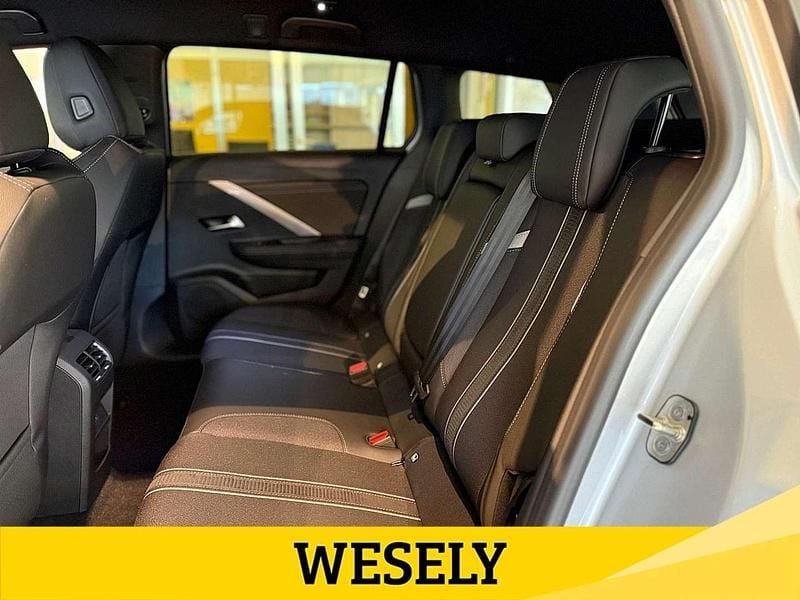 Neu Opel Astra 131 PS (96 kW) 2025 Silber Limousine