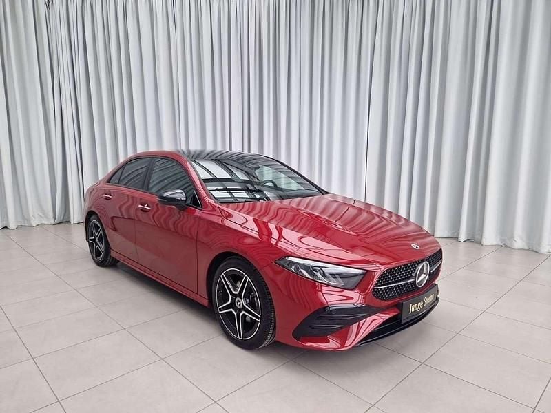 Gebraucht Mercedes A200 AMG line 163 PS (119 kW) 2024 Rot Limousine