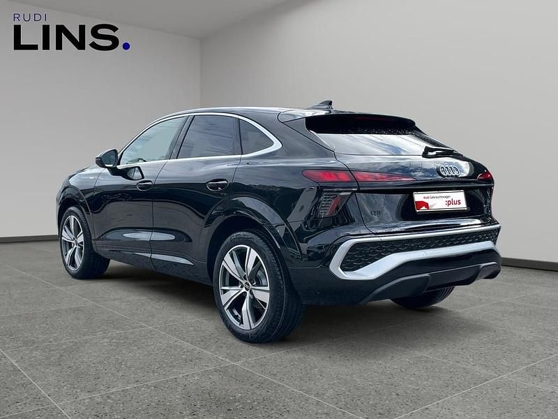 Neu Audi Q3 Sportback 204 PS (150 kW) 2026 Schwarz  metallicperleffektno SUV