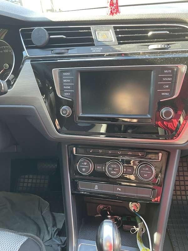 Gebraucht VW Touran Comfortline 116 PS (85 kW) 2016 Van / Kleinbus