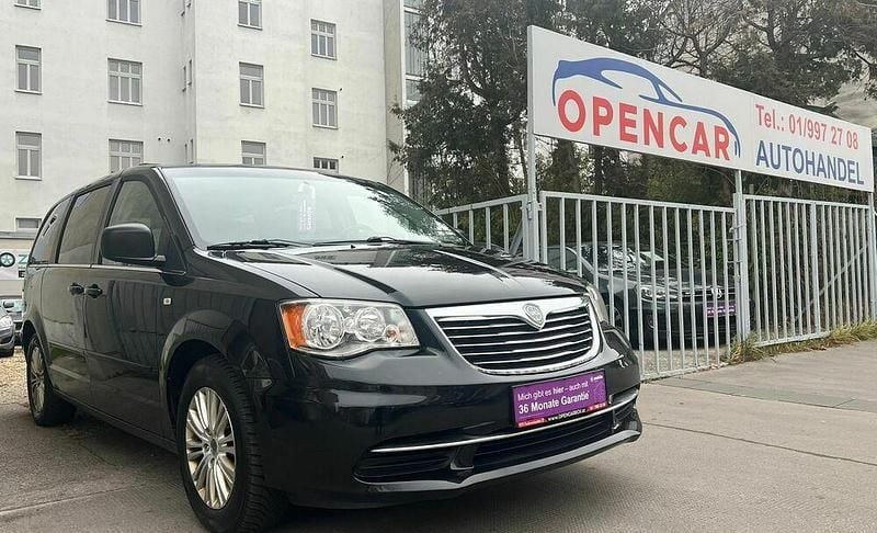 Gebraucht 2012 Lancia Voyager Van / Kleinbus | € 9.490 - Bild 1/3