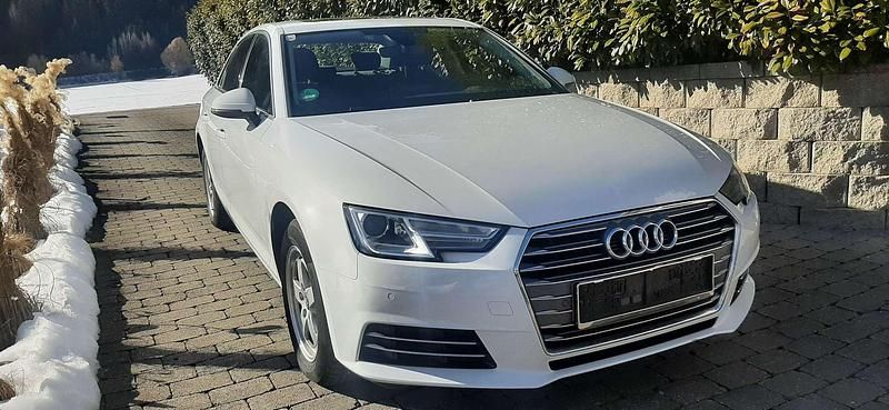 Gebraucht Audi A4 150 PS (110 kW) 2018 Weiß Limousine