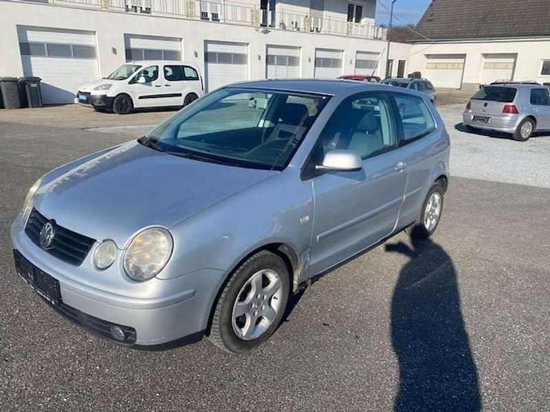 Silber Gebraucht 2003 VW Polo Limousine | € 590 (Superpreis) - Bild 1/4