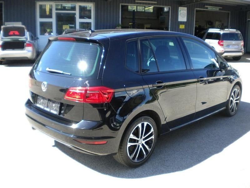 Gebraucht VW Golf VII LOUNGE 110 PS (80 kW) 2015 Dunkelblau  metallicperleffekt