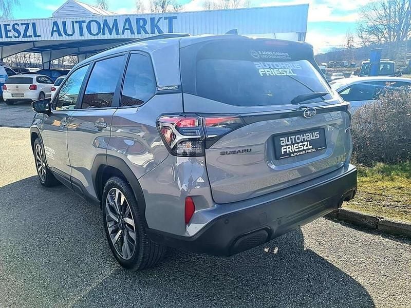 Gebraucht Subaru Forester Premium 136 PS (100 kW) 2025 Grau SUV