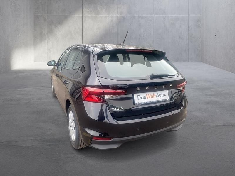 Neu Skoda Fabia Essence 80 PS (58 kW) 2026 Schwarz  metallicperleffektno Kleinwagen