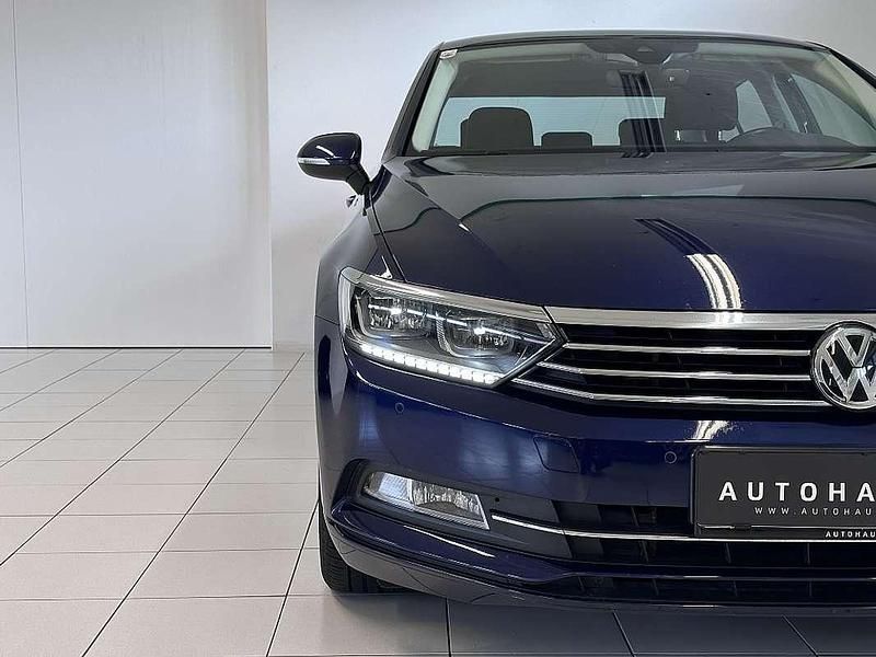 Gebraucht VW Passat Comfortline 150 PS (110 kW) 2019 Blau Limousine