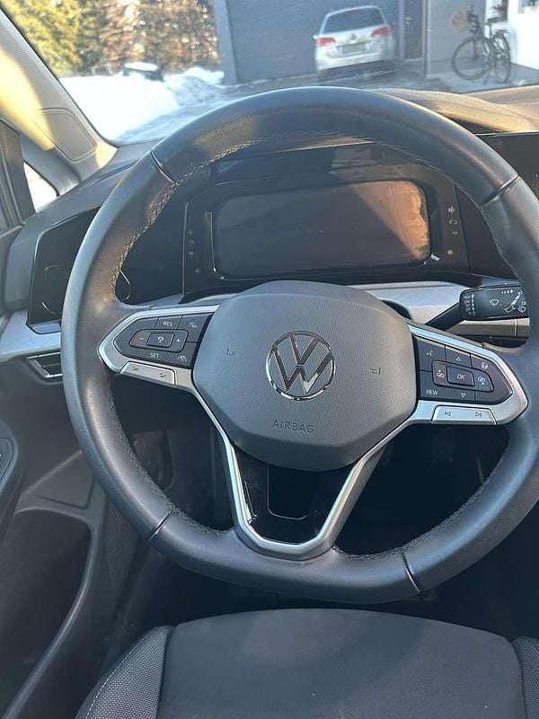Gebraucht VW Golf VIII Life 110 PS (80 kW) 2023 Limousine