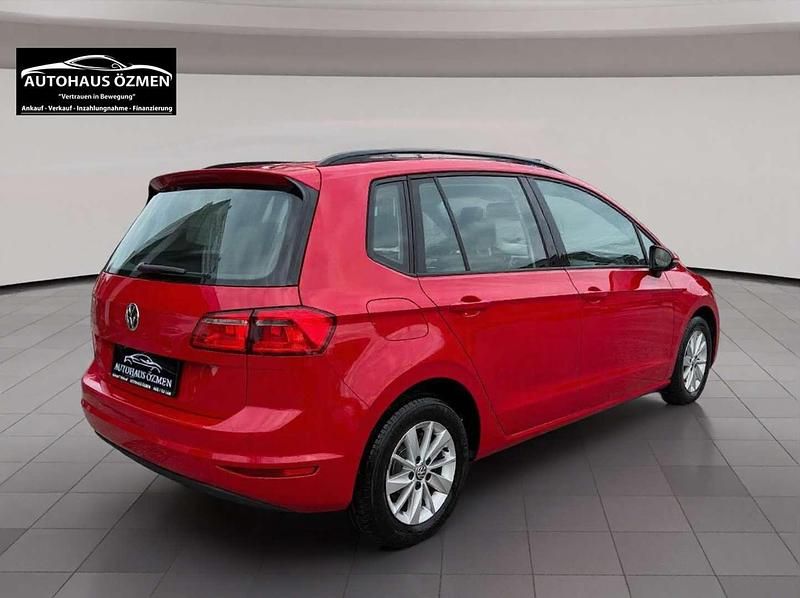 Gebraucht VW Golf Sportsvan 86 PS (63 kW) 2015 Rot Van / Kleinbus