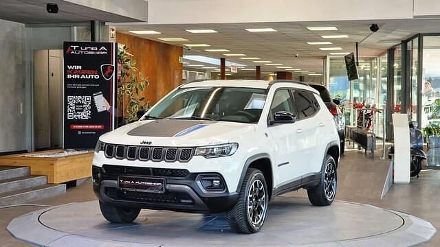Weiß Gebraucht 2023 Jeep Compass SUV | € 27.980 (Fairer Preis) - Bild 1/4