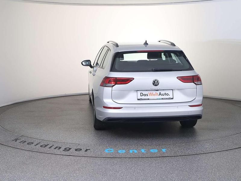 Gebraucht VW Golf VIII Life 110 PS (80 kW) 2023 Silber Kombi
