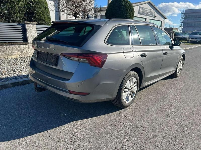 Gebraucht Skoda Octavia Ambition 150 PS (110 kW) 2022 Grau Kombi