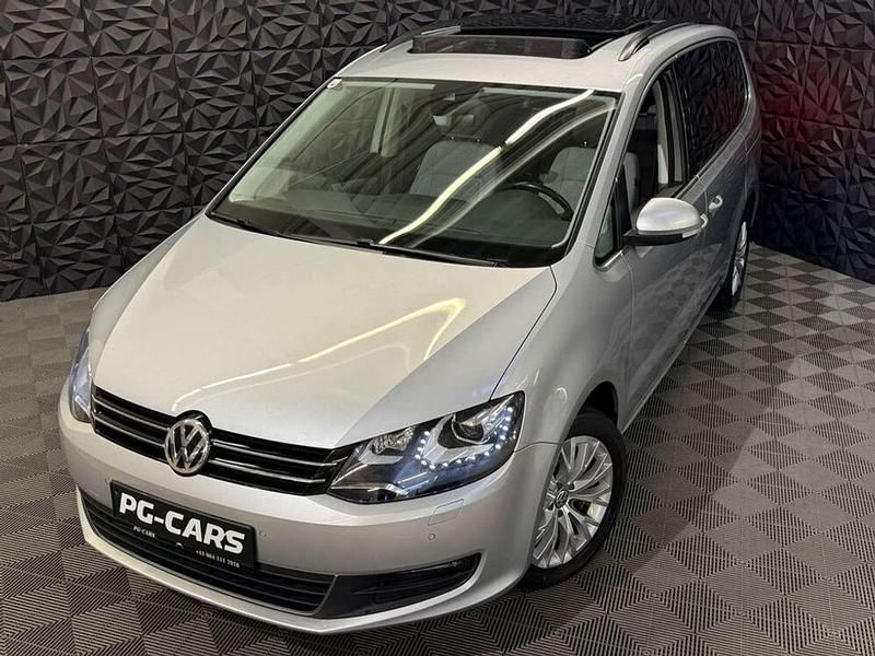 Silber Gebraucht 2017 VW Sharan Comfortline Van / Kleinbus | € 17.990 (Fairer Preis) - Bild 1/4