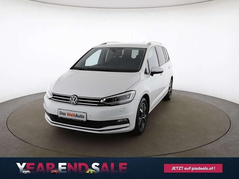 Weiss normal Gebraucht 2022 VW Touran Highline Van / Kleinbus | € 29.800 (Etwas zu teuer) - Bild 1/4