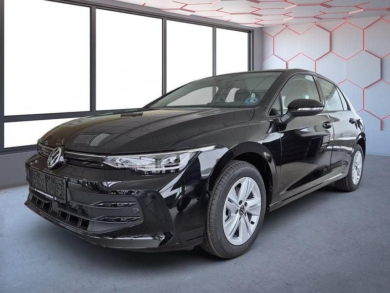 Neu VW Golf VIII Life 115 PS (84 kW) 2025 Schwarz  metallic