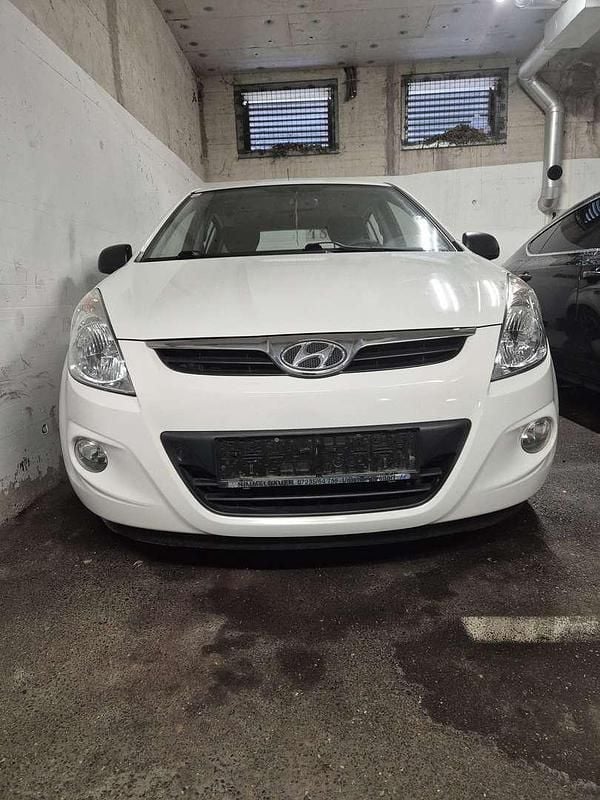 Gebraucht Hyundai i20 Life 77 PS (56 kW) 2012 Kleinwagen