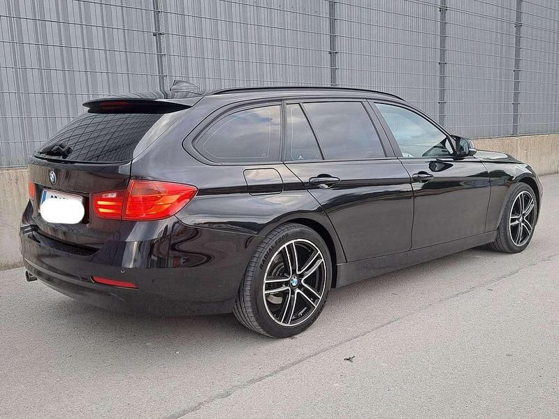 Gebraucht BMW 318 Shadowline 143 PS (105 kW) 2014 Schwarz Kombi