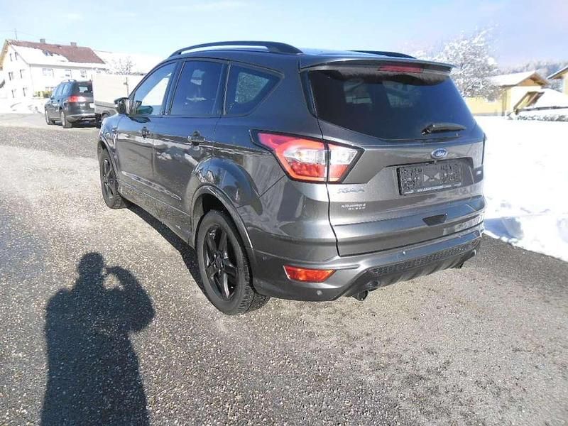 Gebraucht Ford Kuga ST-Line 150 PS (110 kW) 2019 Grau SUV