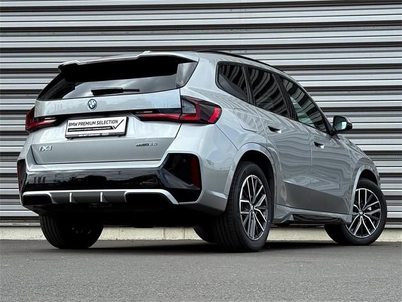 Gebraucht BMW iX1 Shadowline 150 kW (204 PS) 2025 Spacesilber SUV