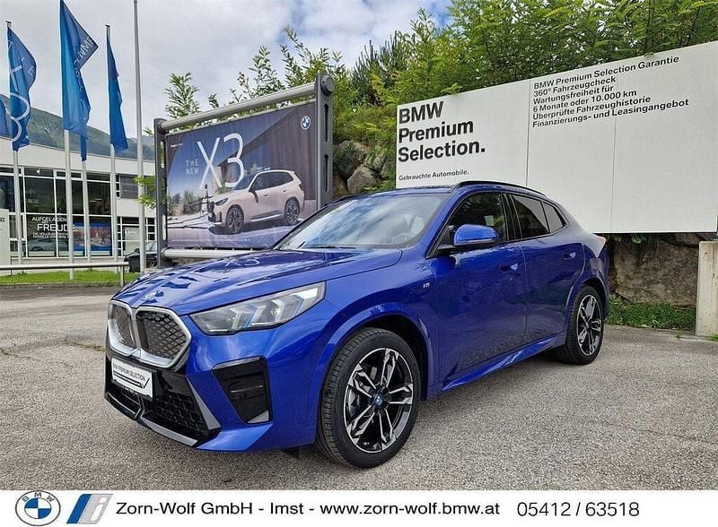 Portimao blau Gebraucht 2025 BMW iX2 Shadowline SUV | € 49.900 (Fairer Preis) - Bild 1/1