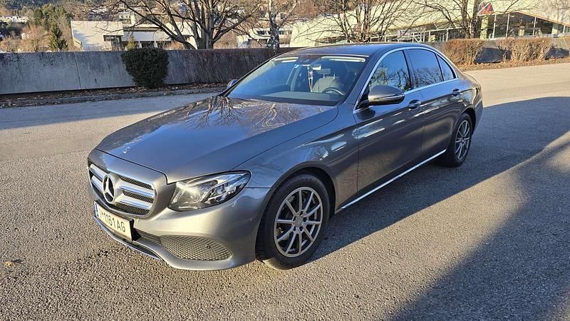 Gebraucht Mercedes E220 Avantgarde 194 PS (142 kW) 2017 Grau Kombi