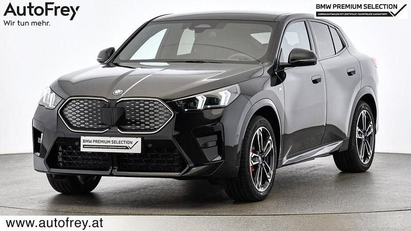 Gebraucht BMW iX2 Shadowline 225 kW (306 PS) 2025 Saphirschwarz SUV