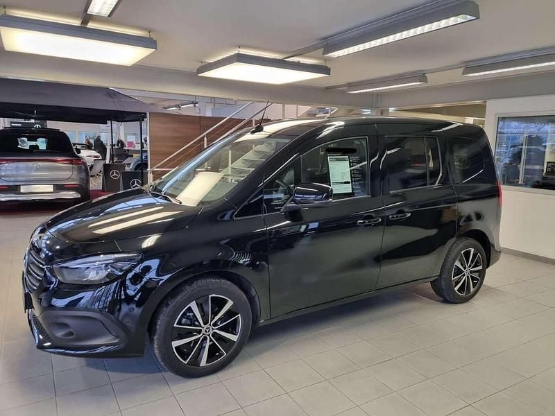 Gebraucht Mercedes 180 Progressive 116 PS (85 kW) 2022 Schwarz Limousine