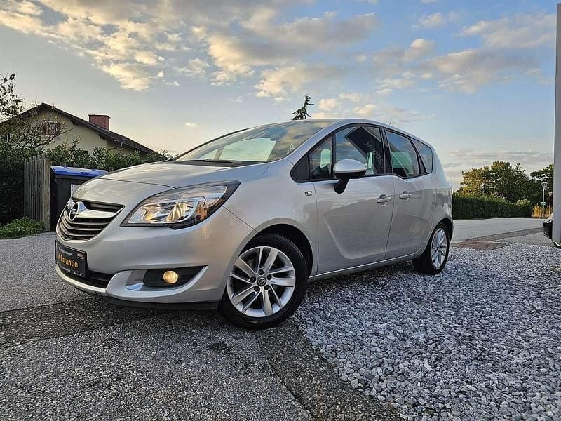 Grau Gebraucht 2016 Opel Meriva drive Van / Kleinbus | € 9.999 (Etwas zu teuer) - Bild 1/4