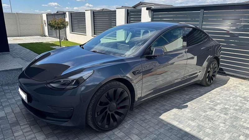 Grau Gebraucht 2021 Tesla Model 3 Performance Limousine | € 30.000 (Fairer Preis) - Bild 1/4