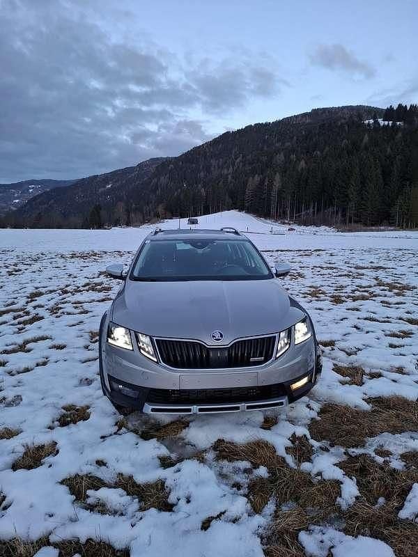 Gebraucht Skoda Octavia Scout 150 PS (110 kW) 2018 Beige Kombi