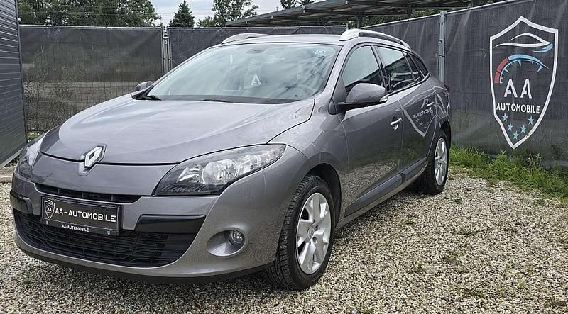 Grau Gebraucht 2011 Renault Mégane GrandTour Kombi | € 5.490 (Guter Preis) - Bild 1/4