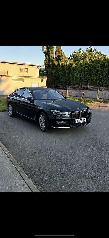 Schwarz Gebraucht 2016 BMW 740L Limousine | € 31.000 - Bild 1/4