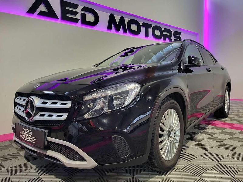 Schwarz Gebraucht 2017 Mercedes GLA180 SUV | € 18.999 (Fairer Preis) - Bild 1/4