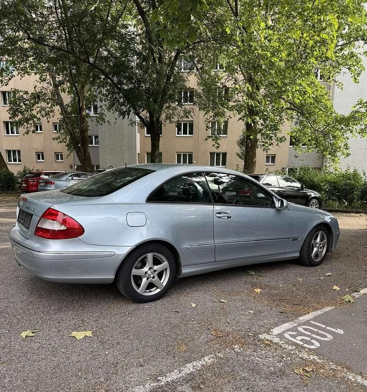 Gebraucht 2006 Mercedes CLK220 Elegance Coupé | € 4.500 - Bild 1/4