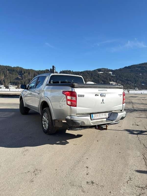 Gebraucht Mitsubishi L200 154 PS (113 kW) 2016 Grau Abholung