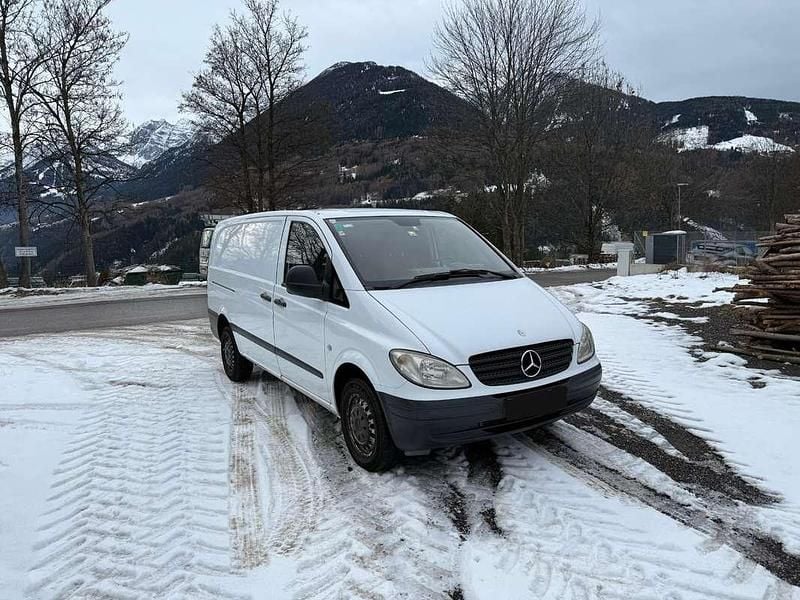 Weiß Gebraucht 2006 Mercedes Vito Van | € 3.000 (Fairer Preis) - Bild 1/4