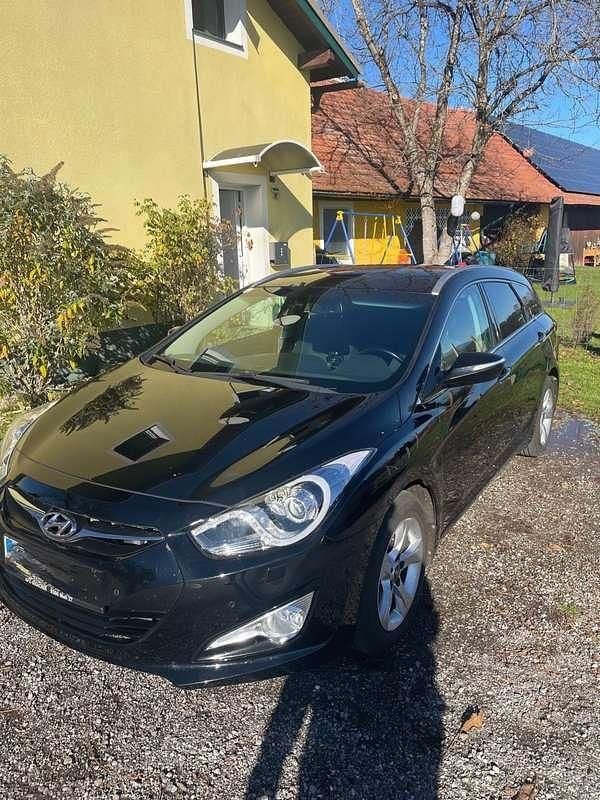 Gebraucht Hyundai i40 Premium 136 PS (100 kW) 2015 Schwarz Kombi