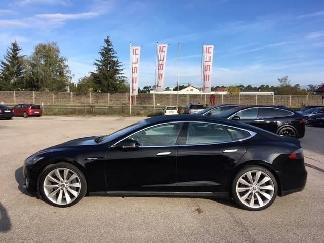 Verkauft Tesla Model S Model SP85+, gebraucht 2013, 82.600 km in St