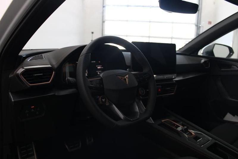 Neu Cupra Leon 204 PS (150 kW) 2026 Weiss  metallic Kombi