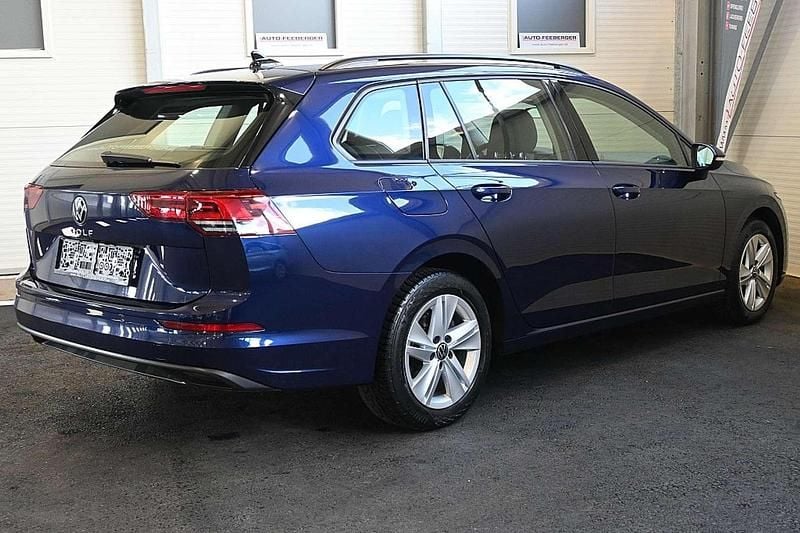 Gebraucht VW Golf VIII Life 116 PS (85 kW) 2021 Blau Kombi