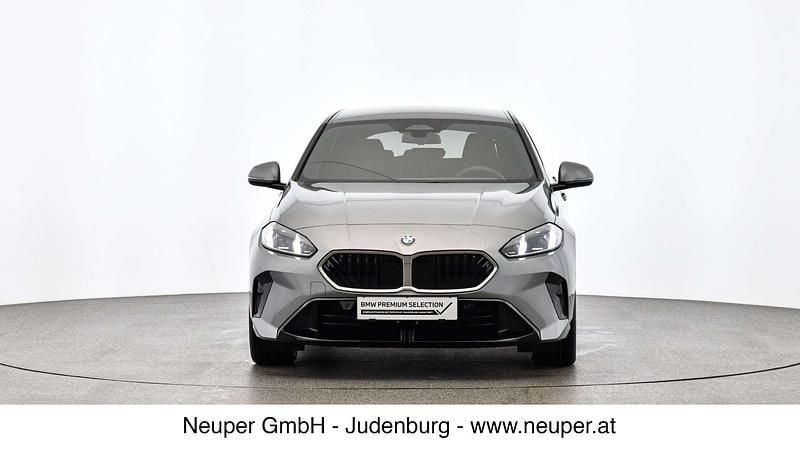 Gebraucht BMW 120 Efficient Dynamics 163 PS (119 kW) 2024 Skyscraper grau Kleinwagen